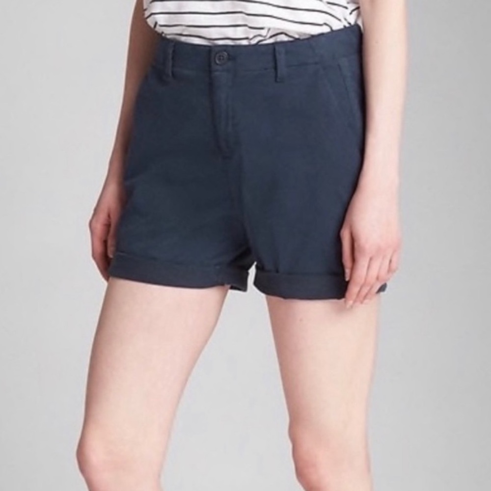 Gap girlfriend chino shorts